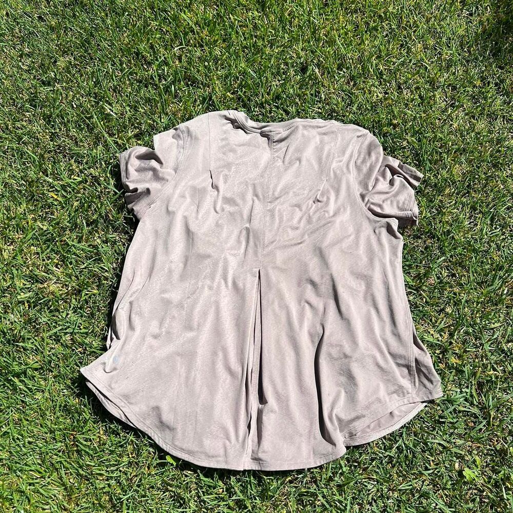 Lululemon back open top Womenโs size XL